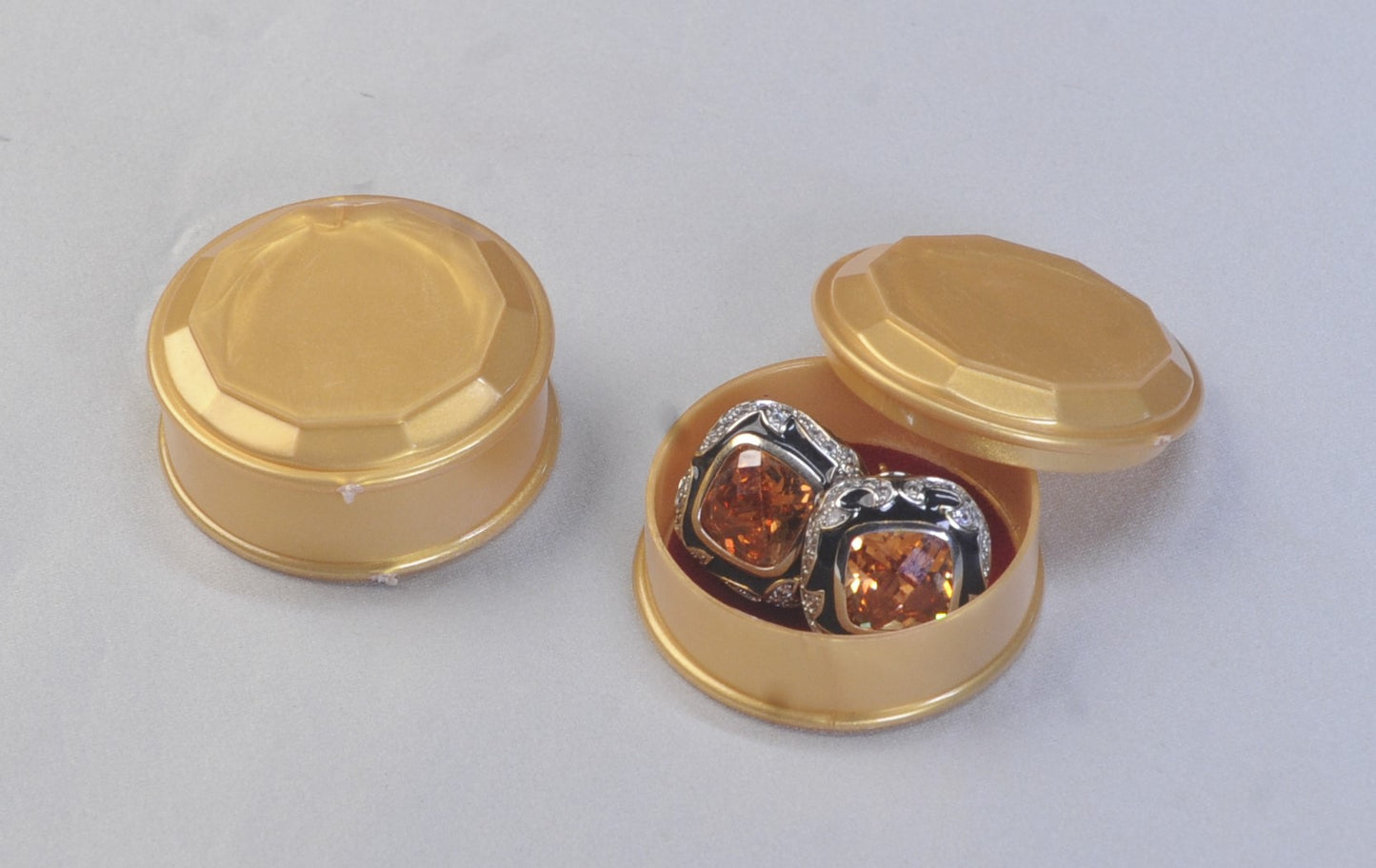 O Aiswarya - Round Boxes