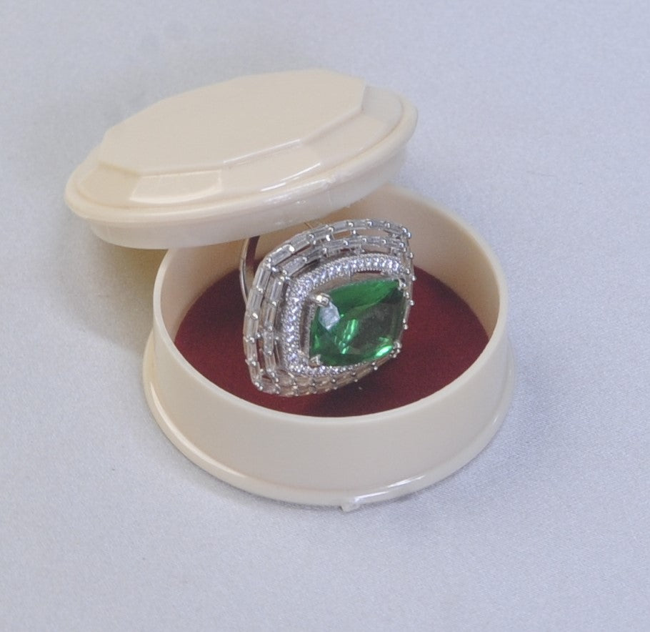 O Aiswarya - Round Boxes