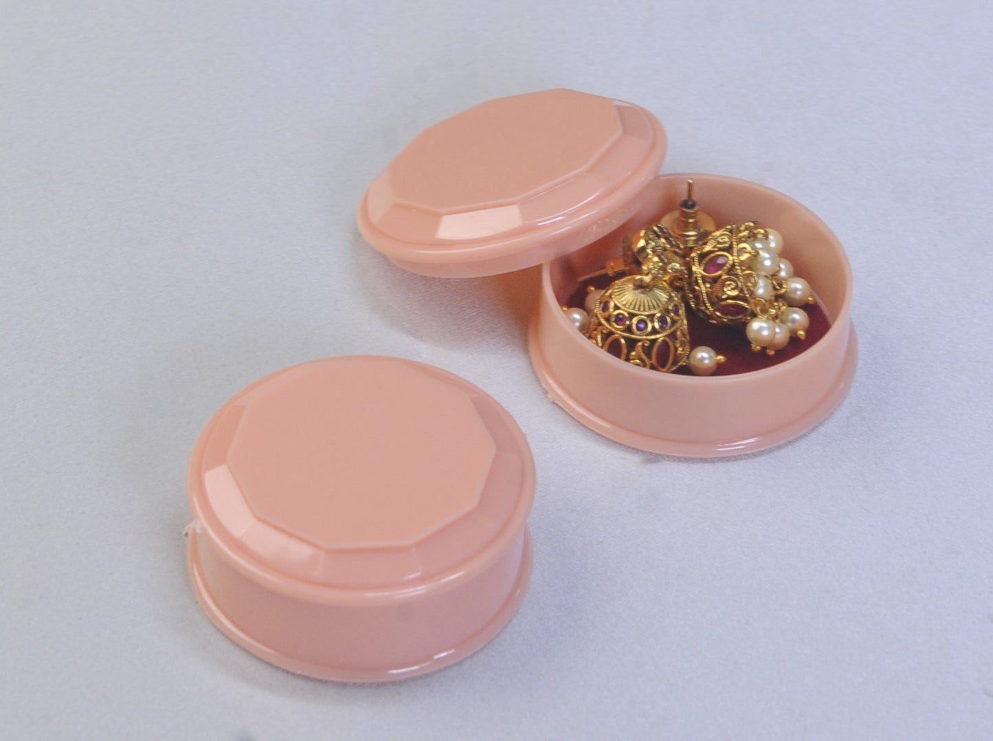 O Aiswarya - Round Boxes