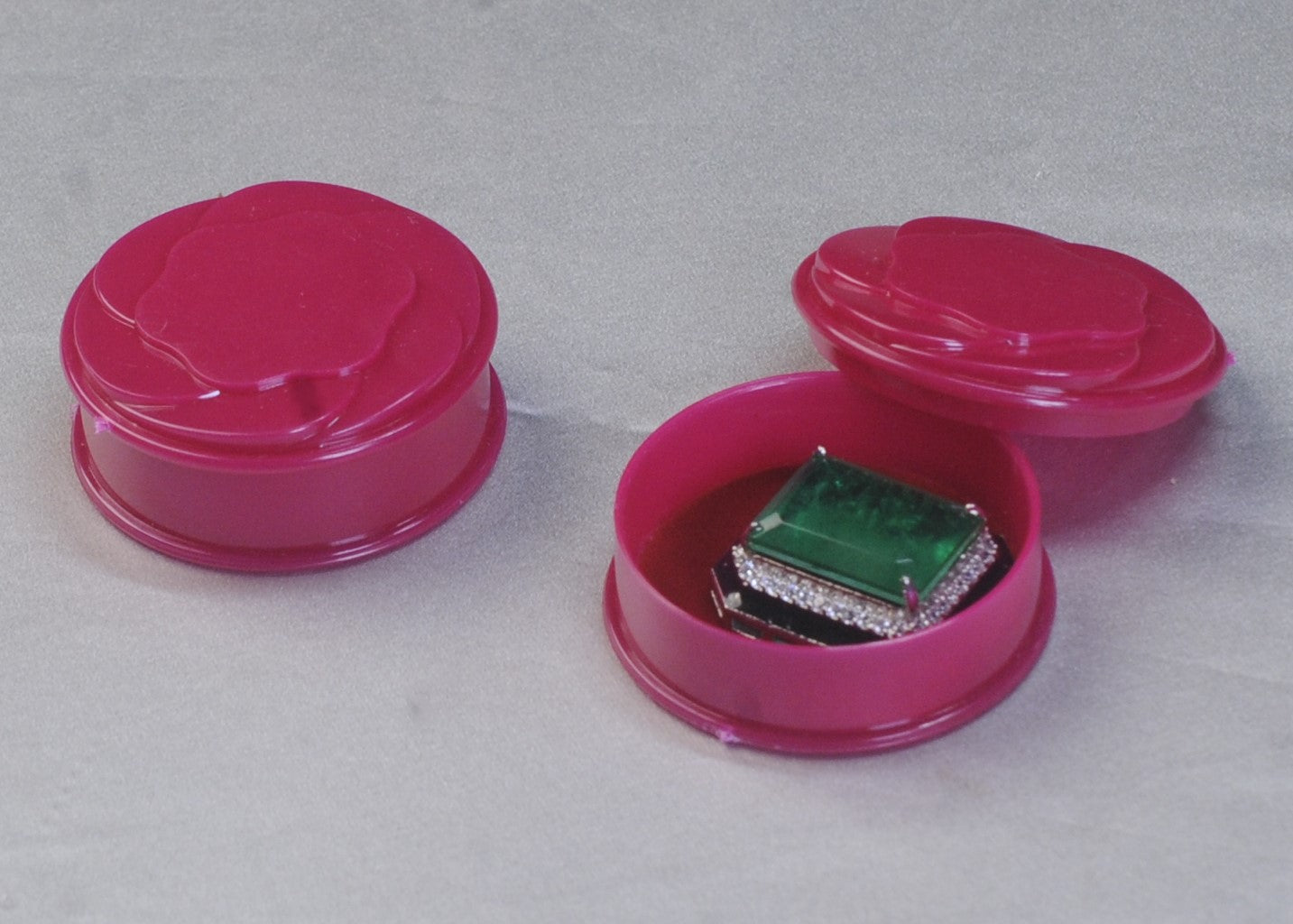 O Jothika - Round Boxes